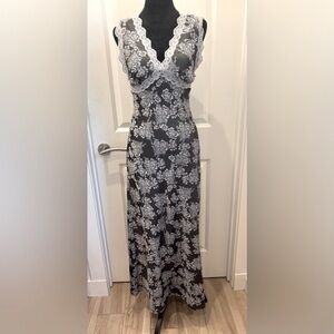 NWOT Stunning old Hollywood charcoal gray floral satin & lace dress- S